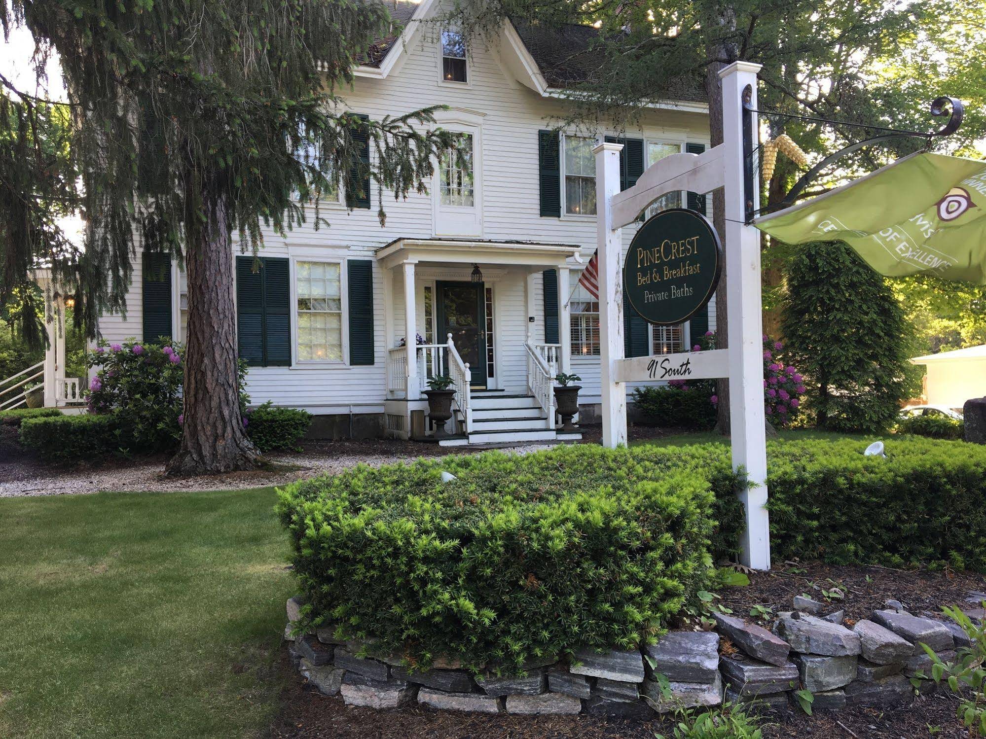 PineCrest Inn