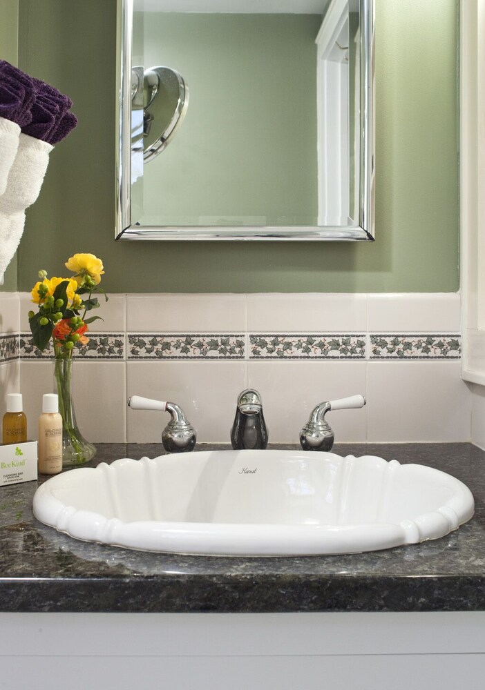 1802 House Bed and Breakfast Inn