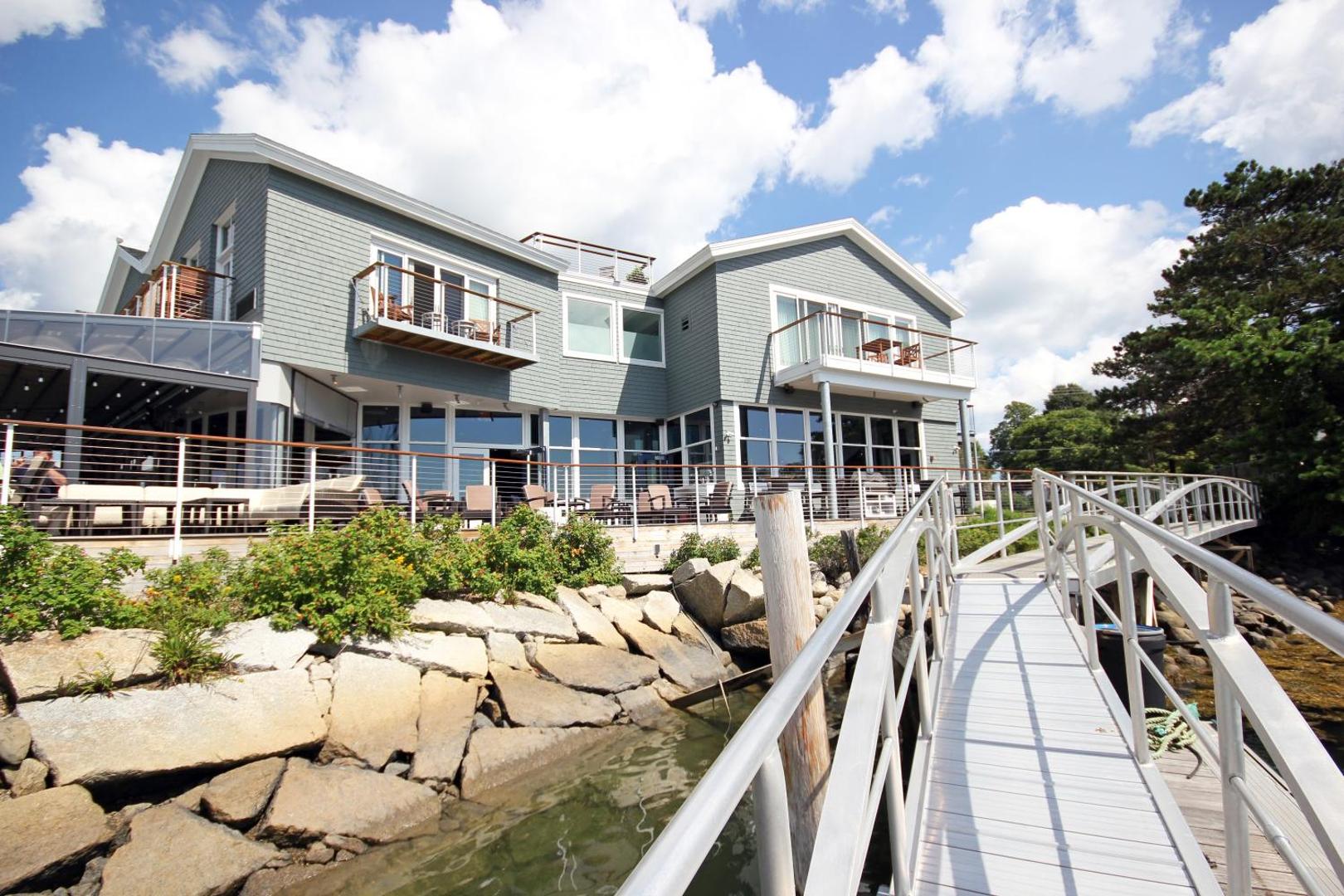 The Boathouse Waterfront Hotel and Restaurant
