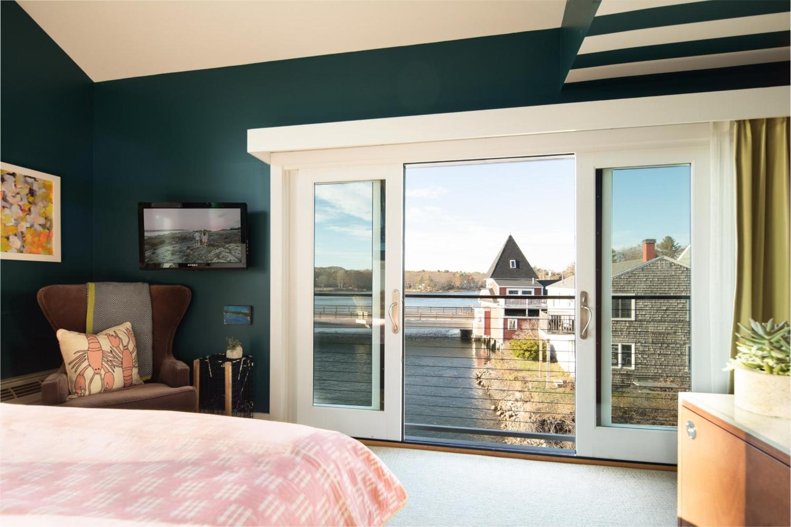 The Boathouse Waterfront Hotel and Restaurant
