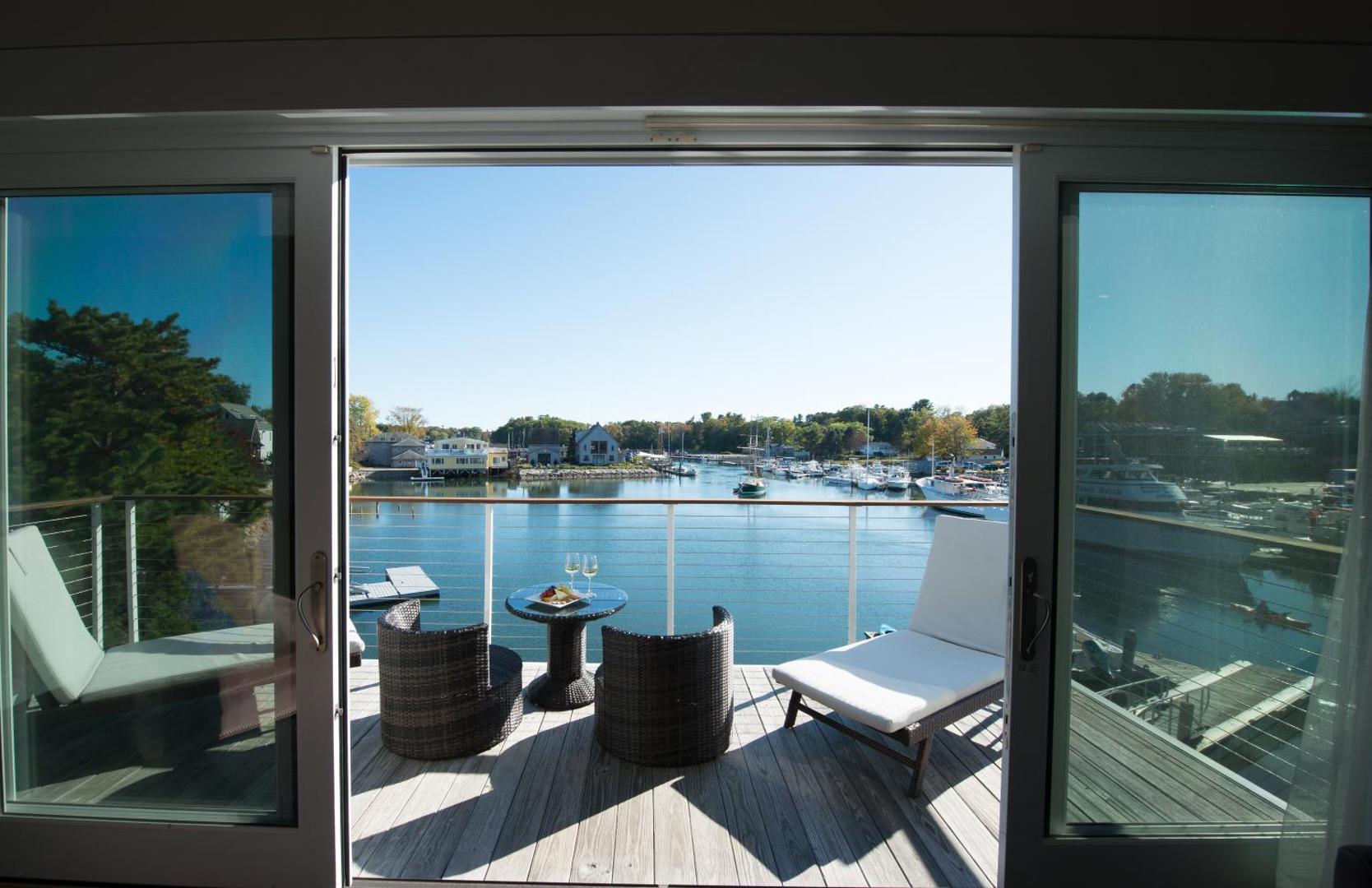 The Boathouse Waterfront Hotel and Restaurant