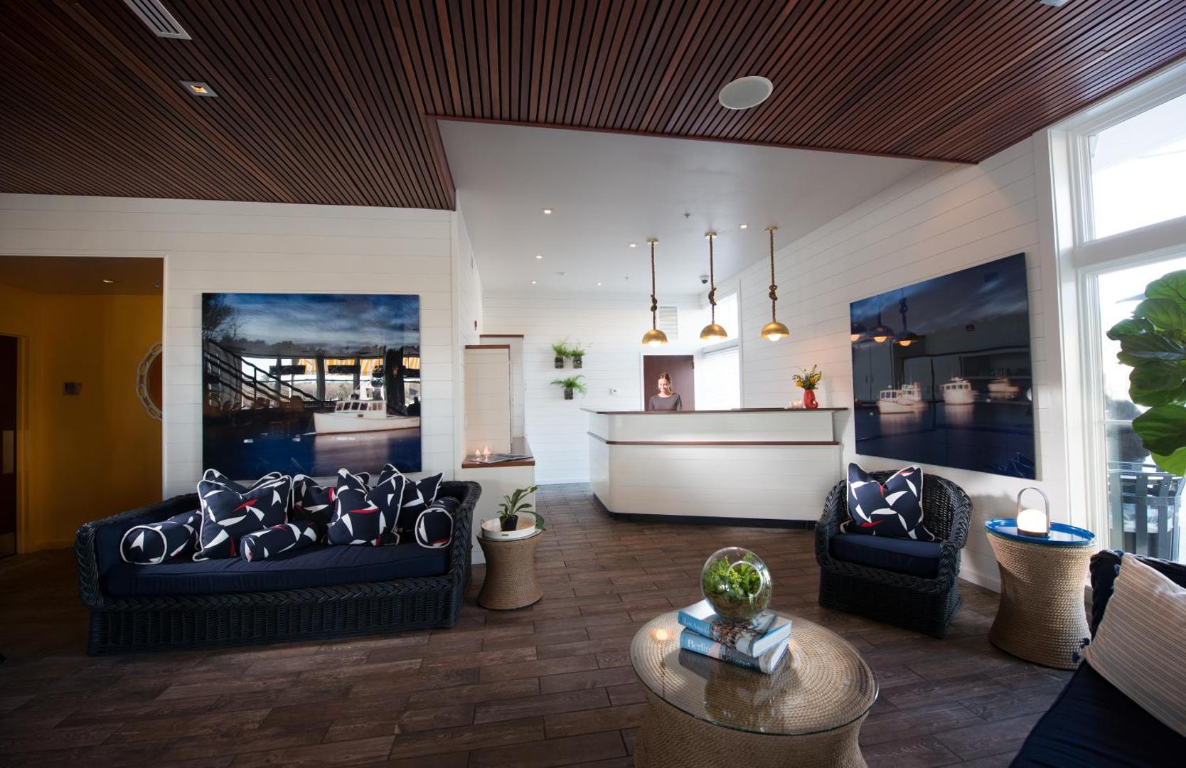 The Boathouse Waterfront Hotel and Restaurant