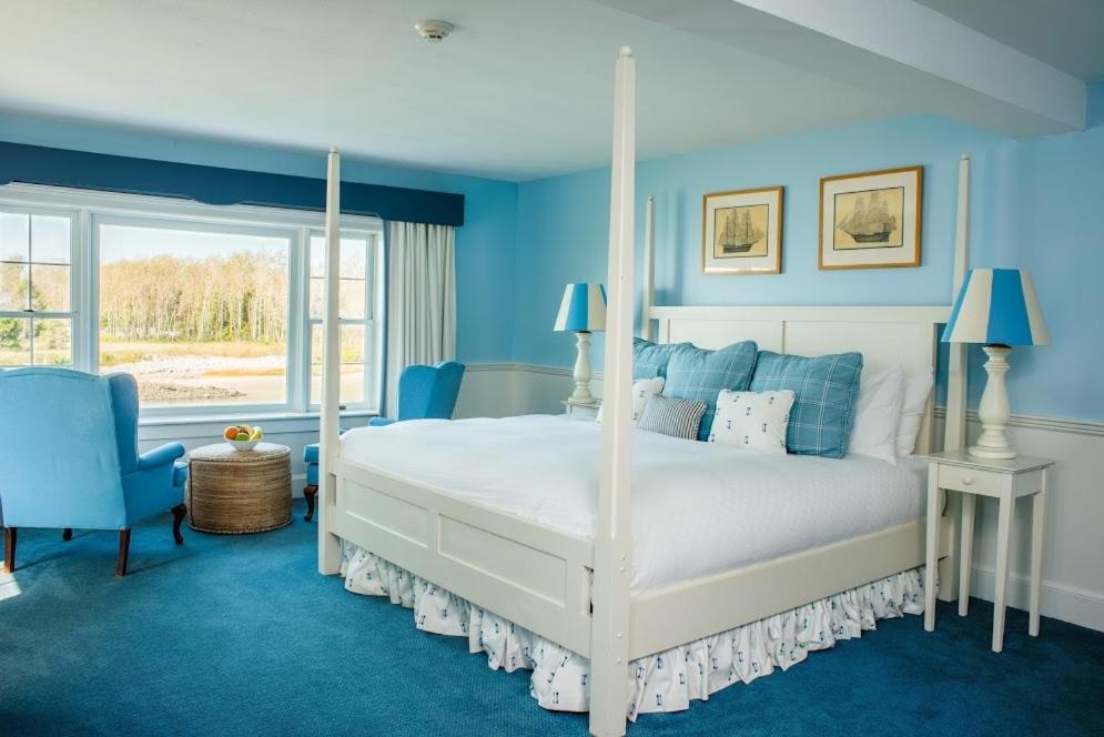 The Breakwater Inn & Spa