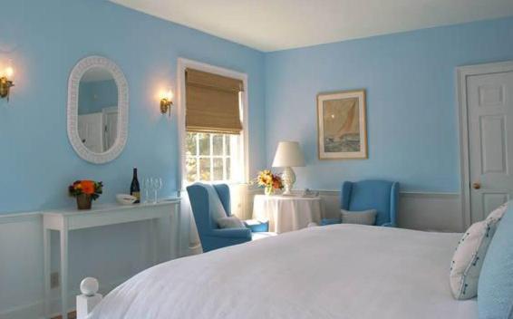The Breakwater Inn & Spa