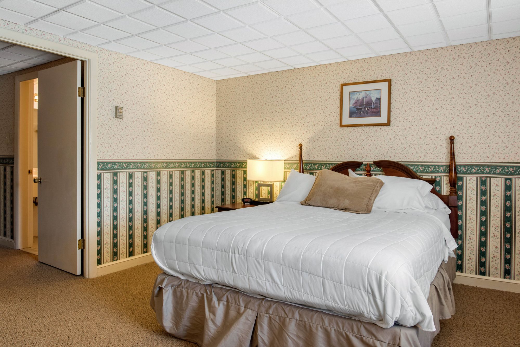 Coachman Inn