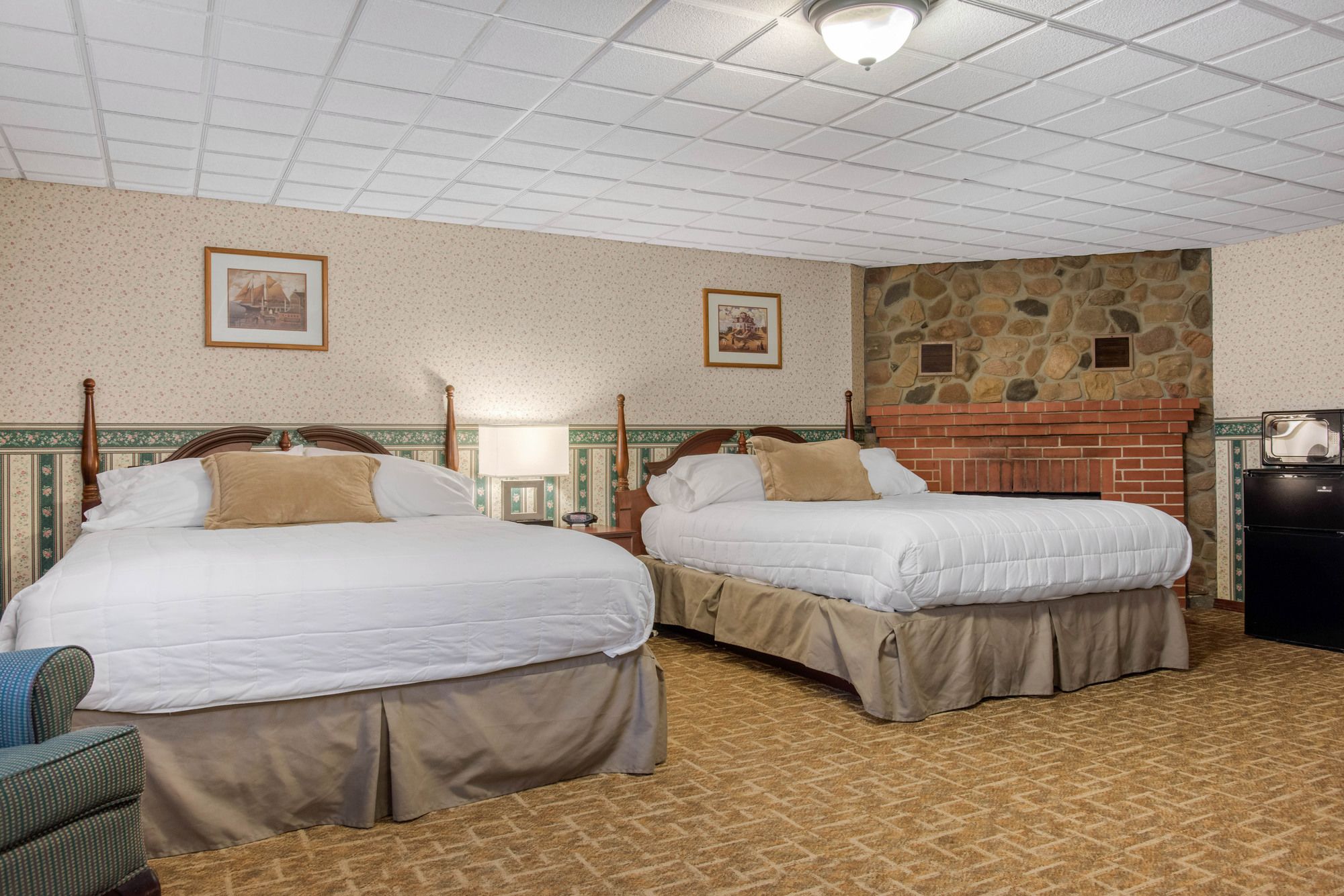 Coachman Inn