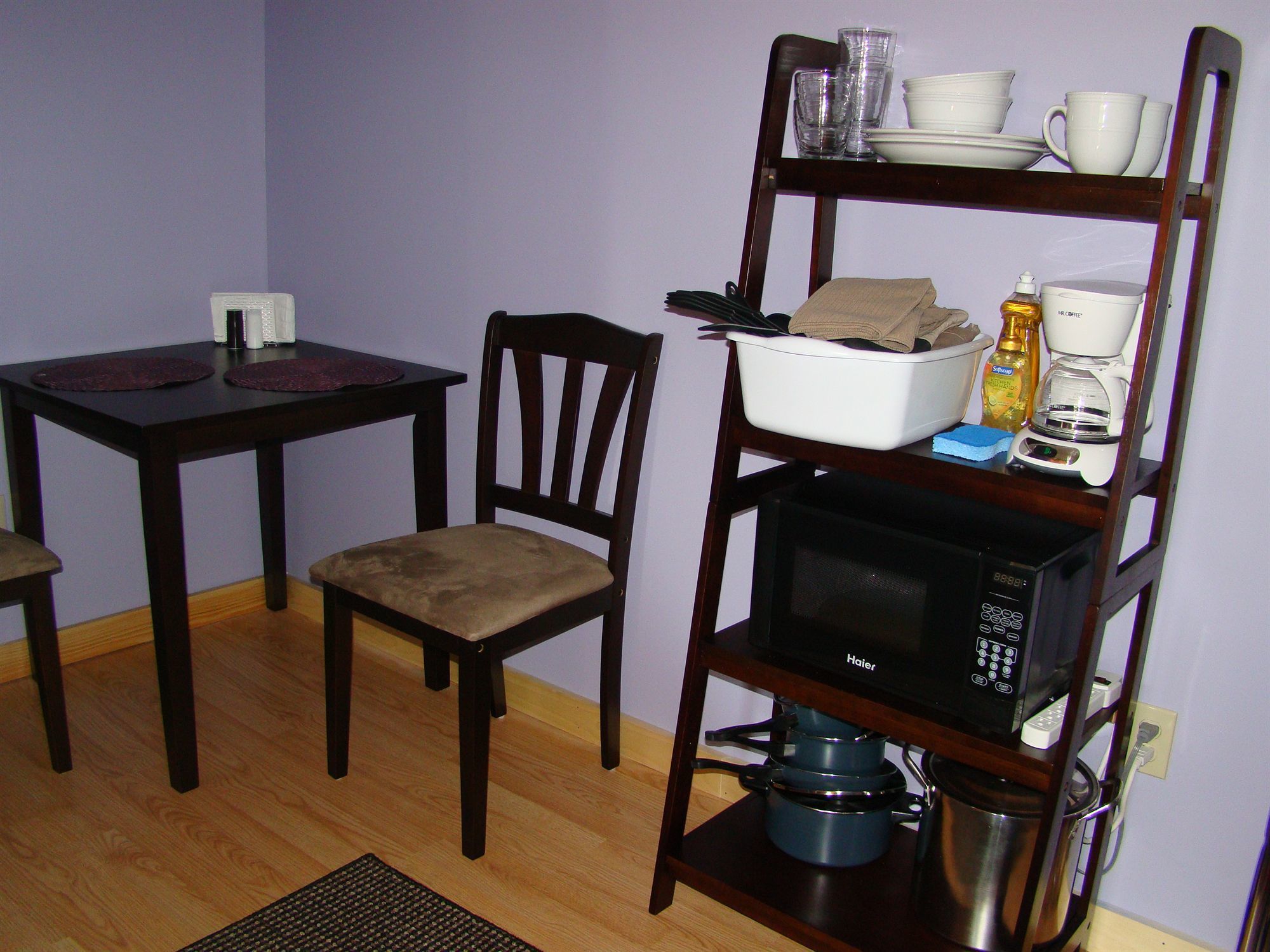 Bay Leaf Cottages & Bistro