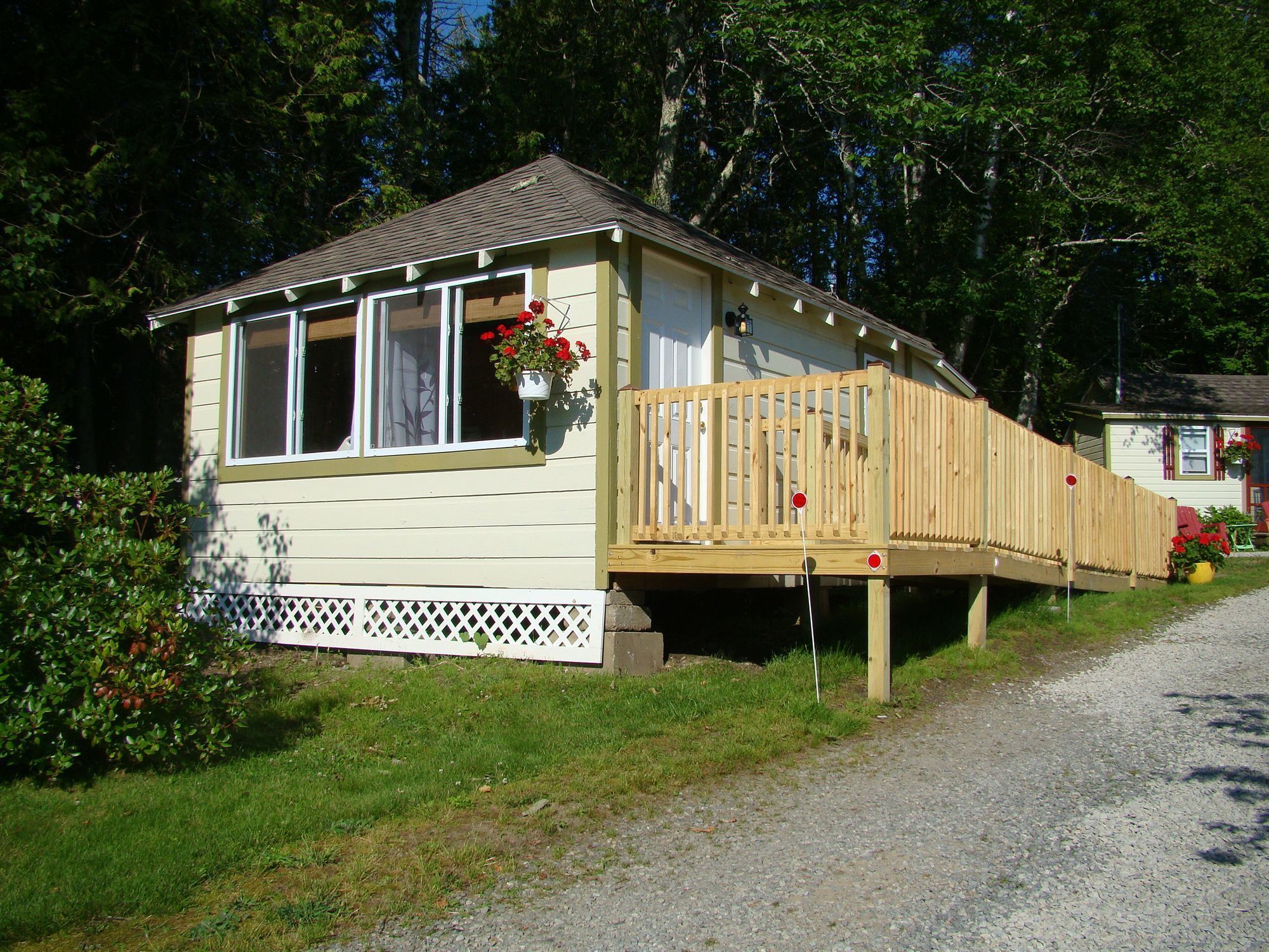 Bay Leaf Cottages & Bistro