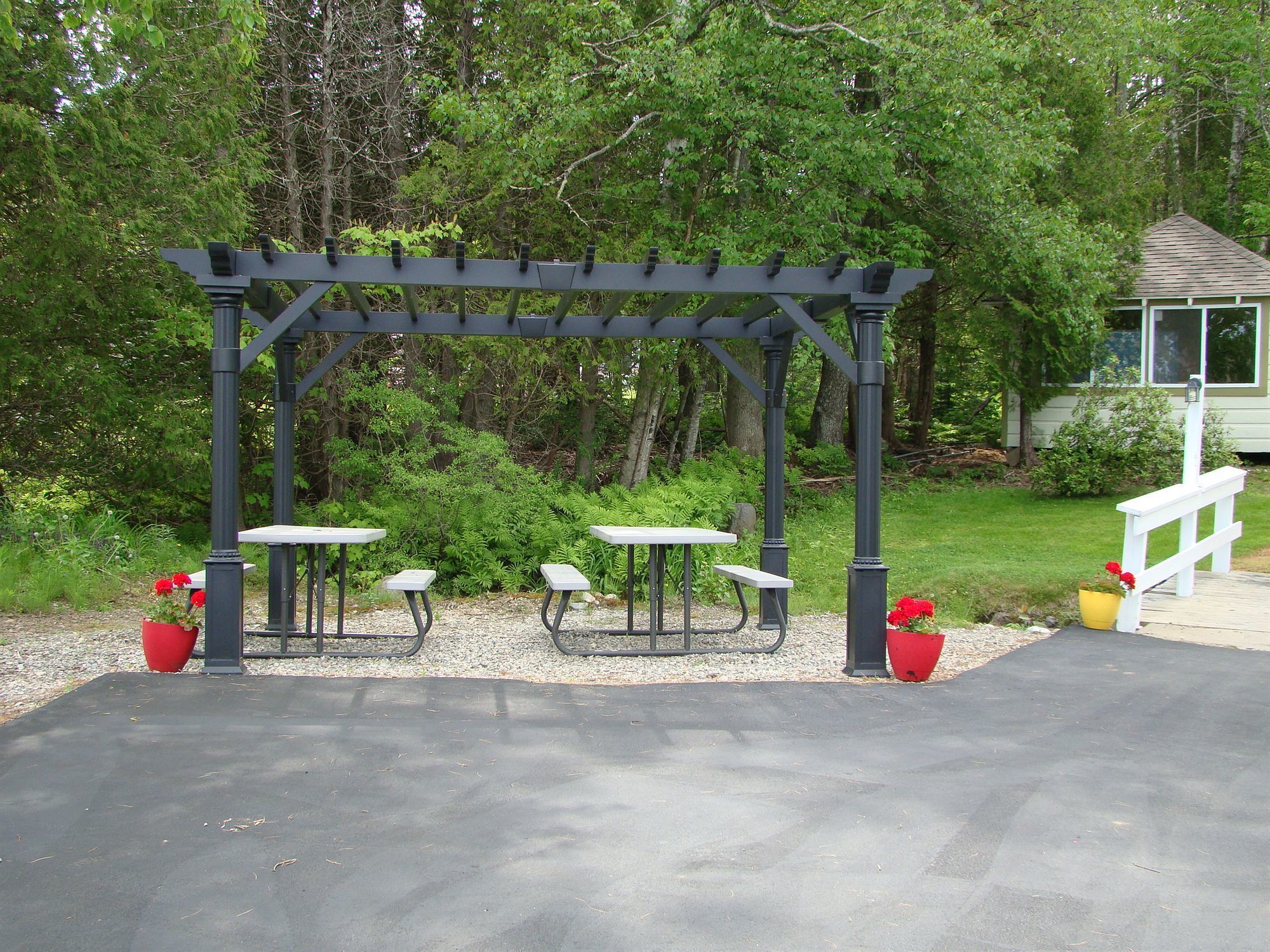 Bay Leaf Cottages & Bistro