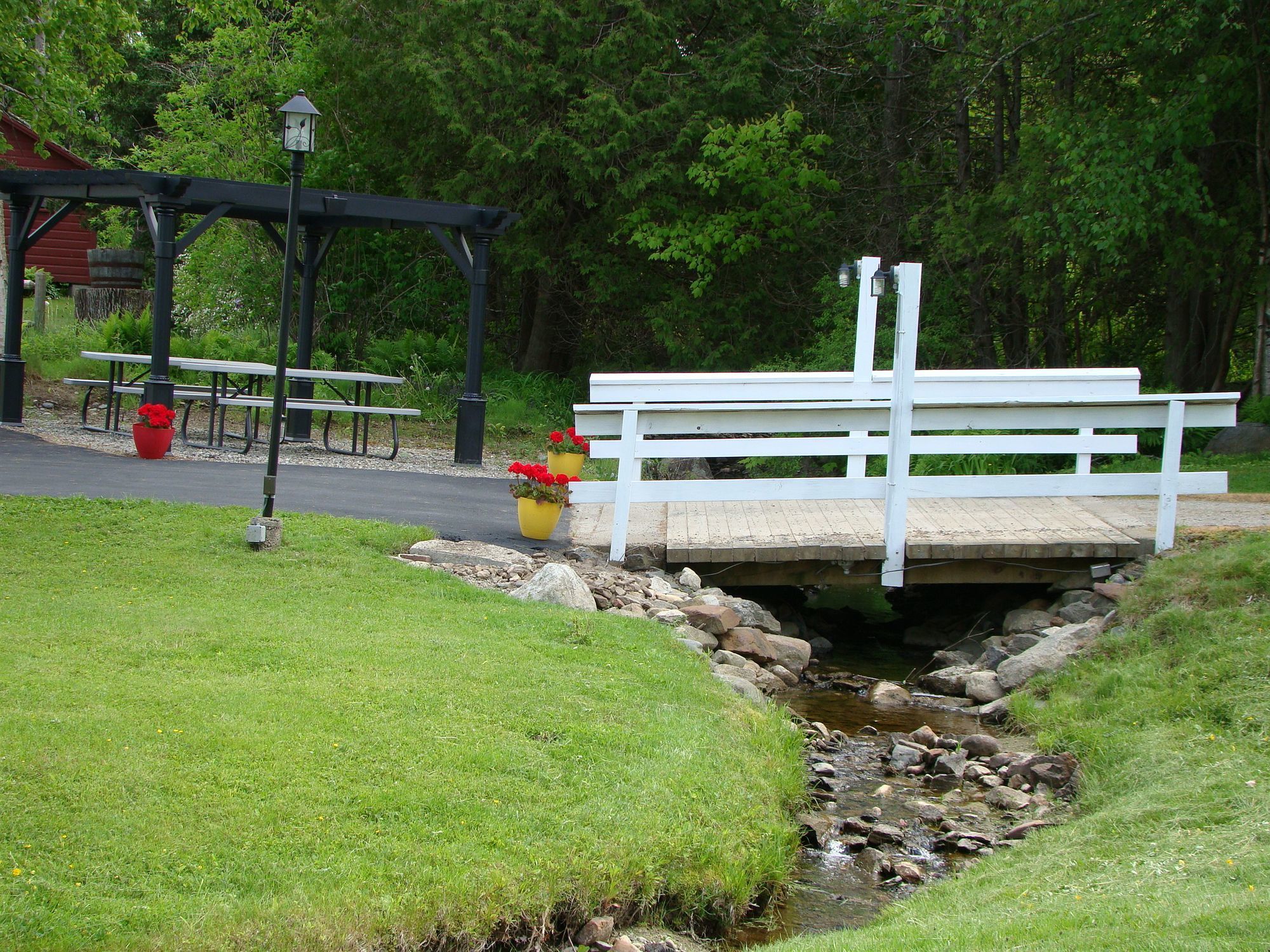 Bay Leaf Cottages & Bistro