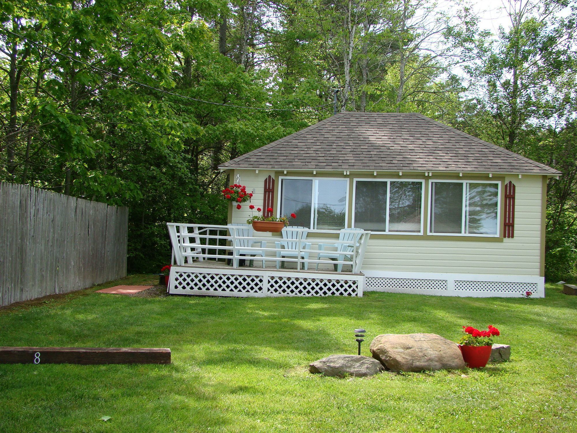 Bay Leaf Cottages & Bistro