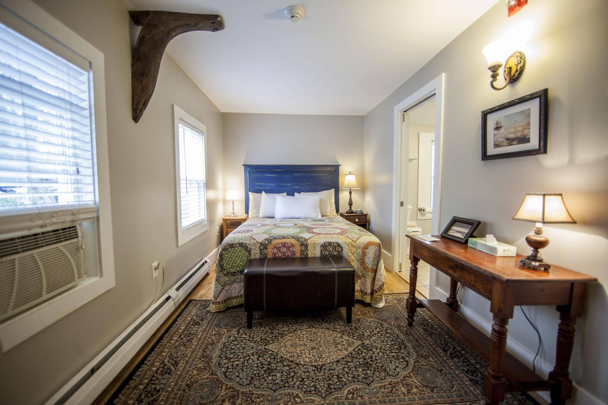 Abalonia Inn