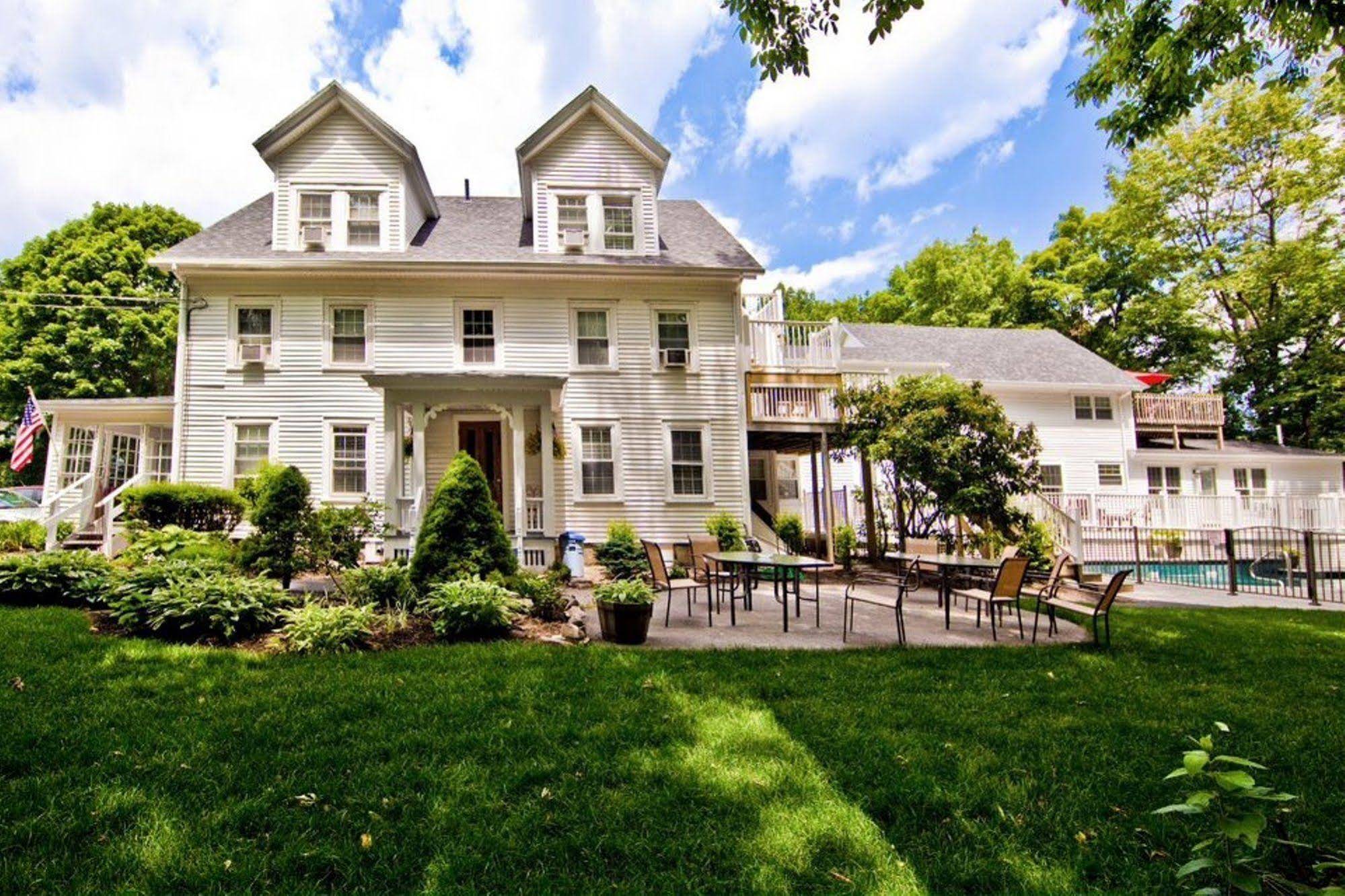 Abalonia Inn