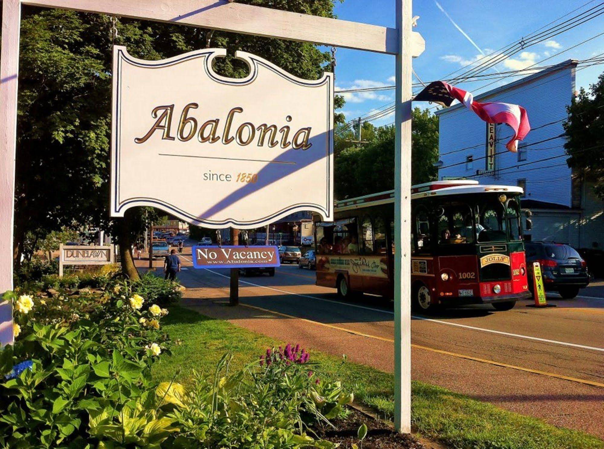 Abalonia Inn