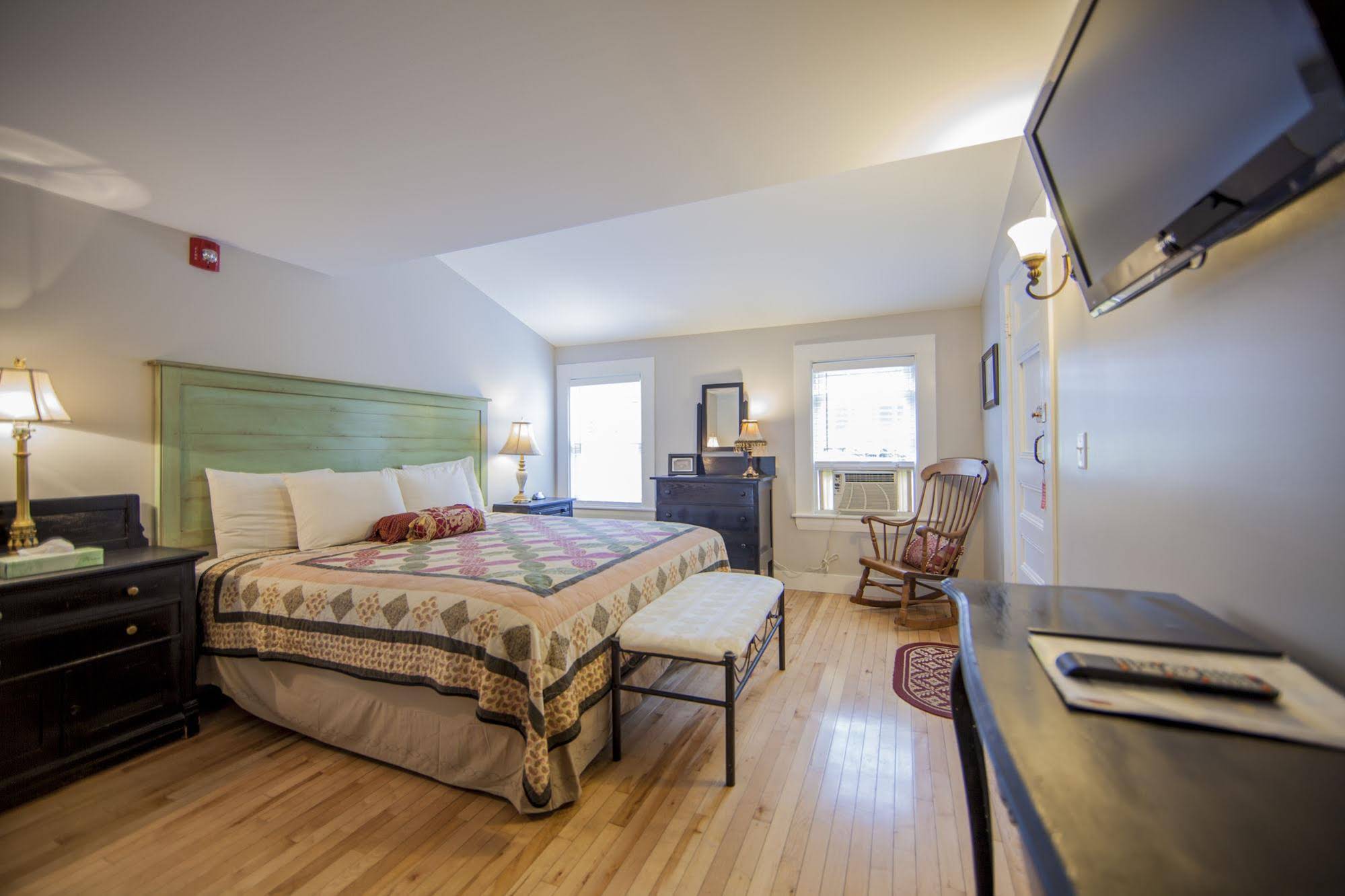 Abalonia Inn