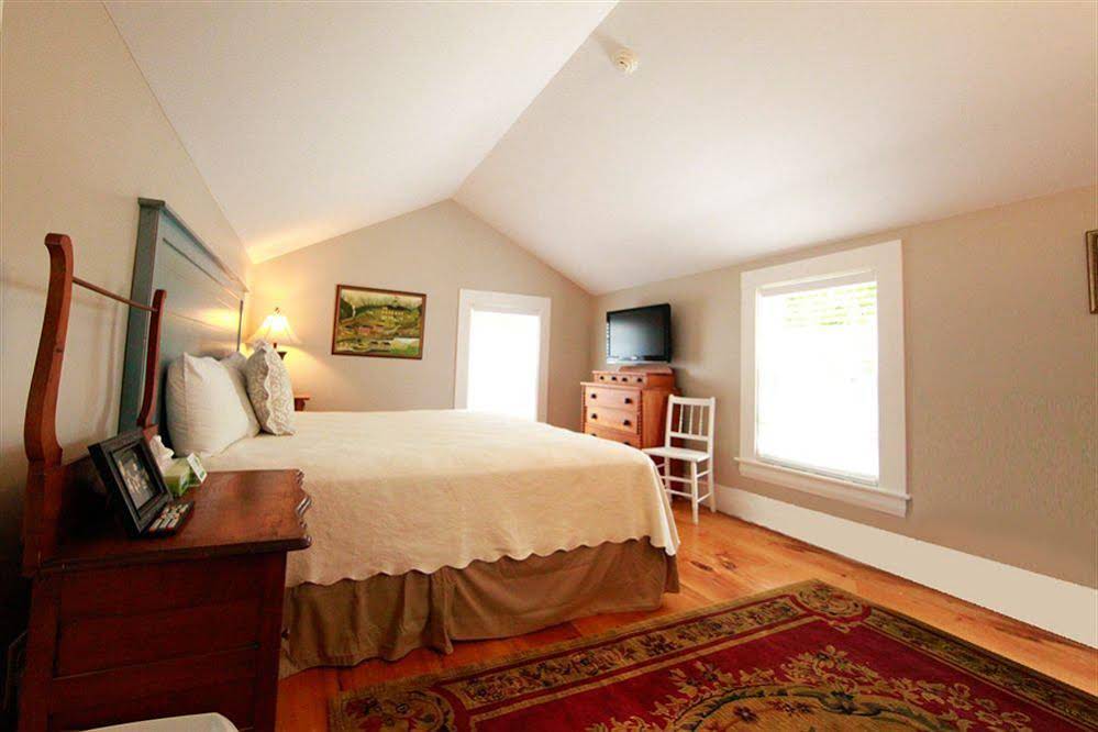 Abalonia Inn