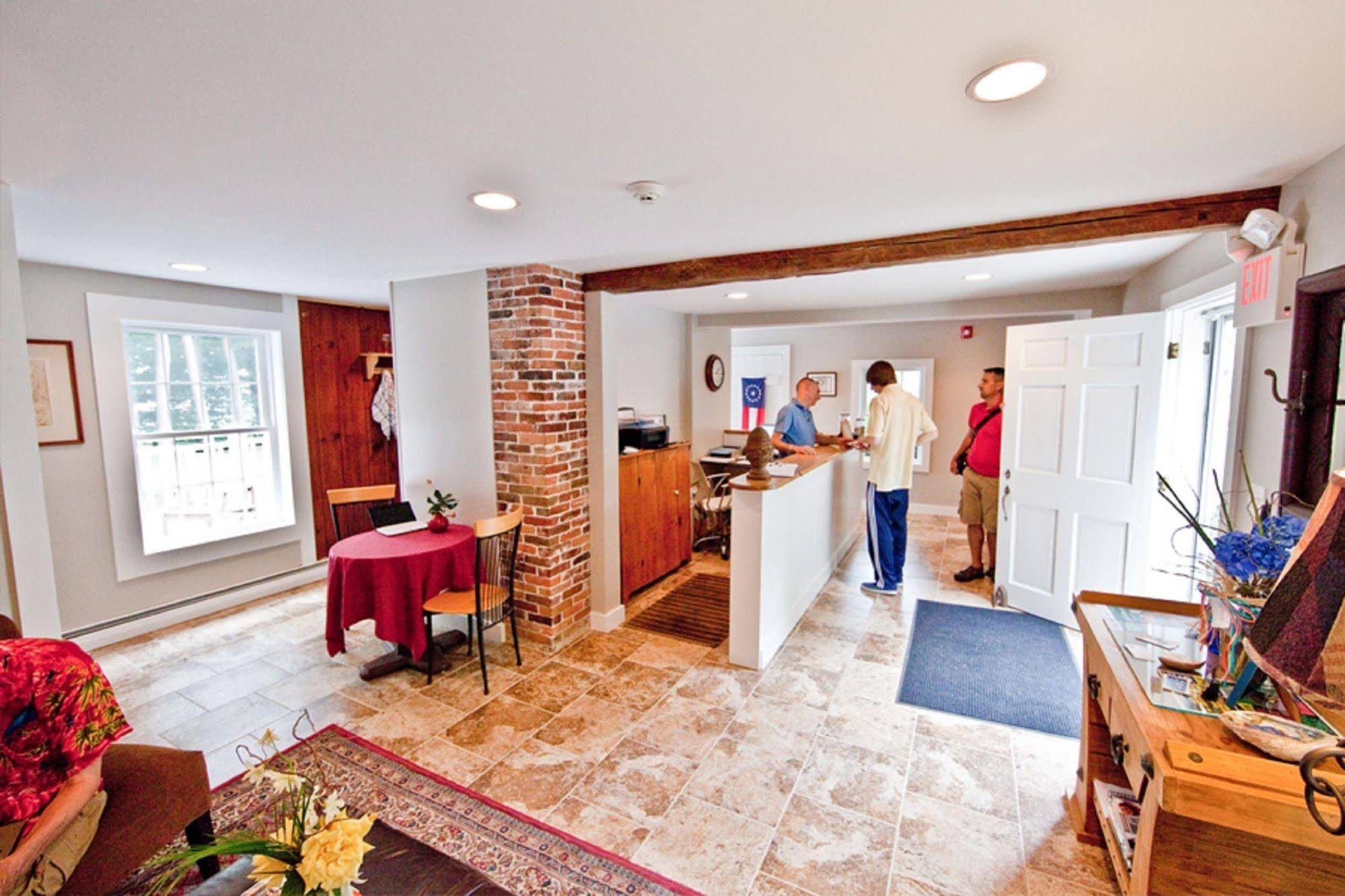 Abalonia Inn