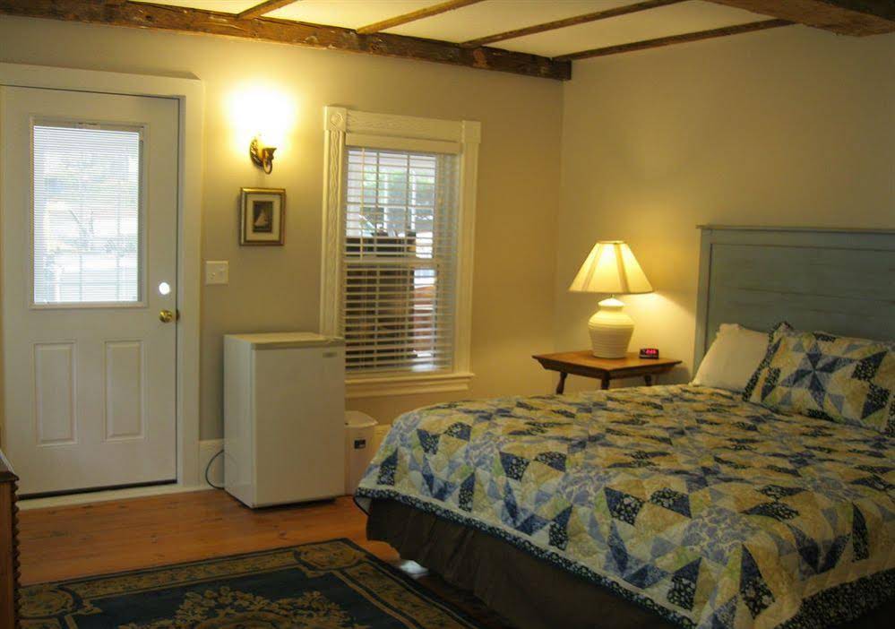 Abalonia Inn