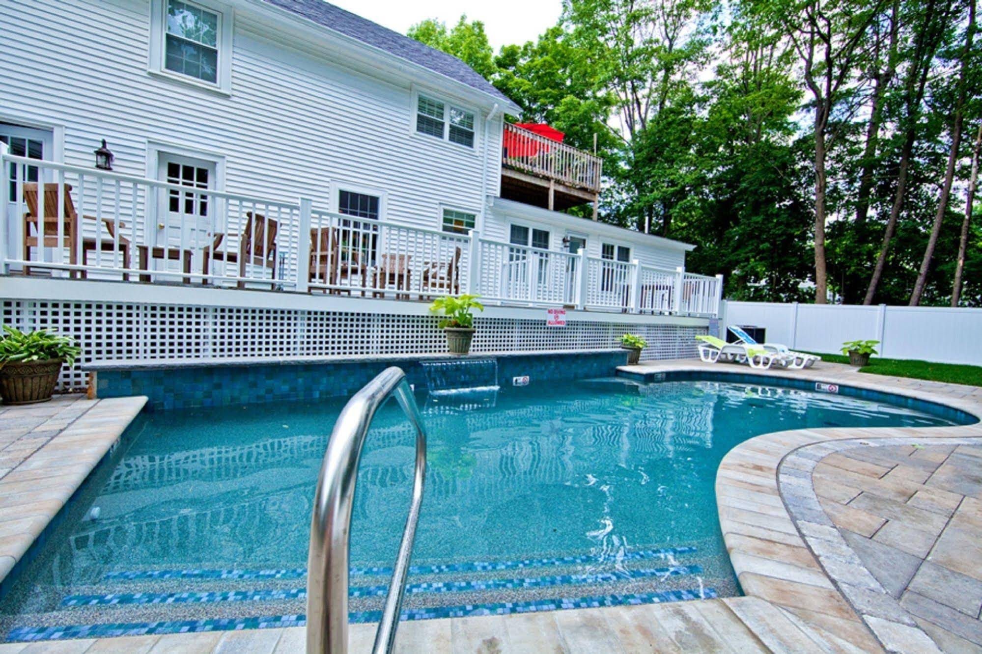 Abalonia Inn