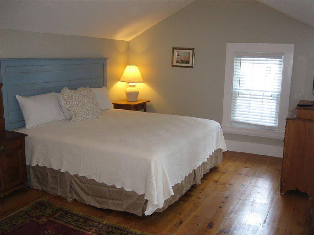 Abalonia Inn
