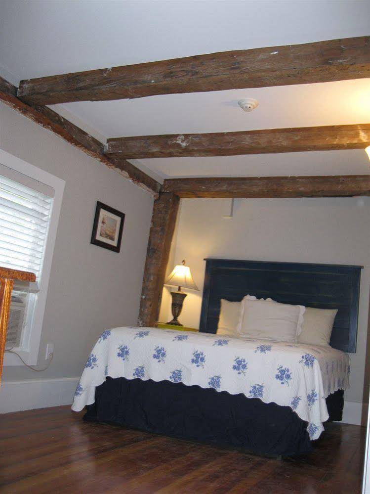 Abalonia Inn