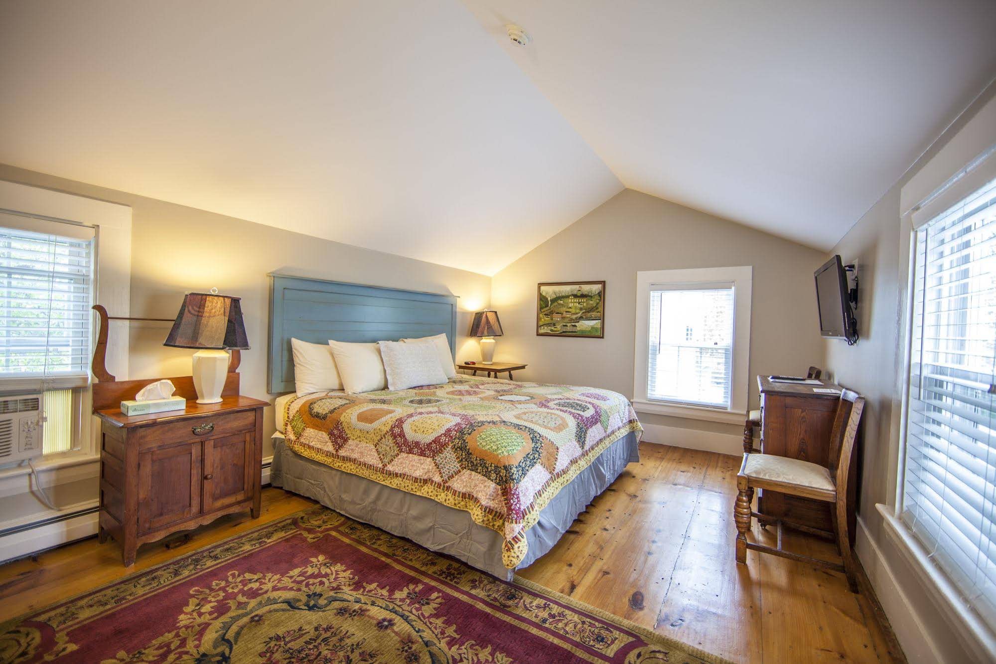 Abalonia Inn