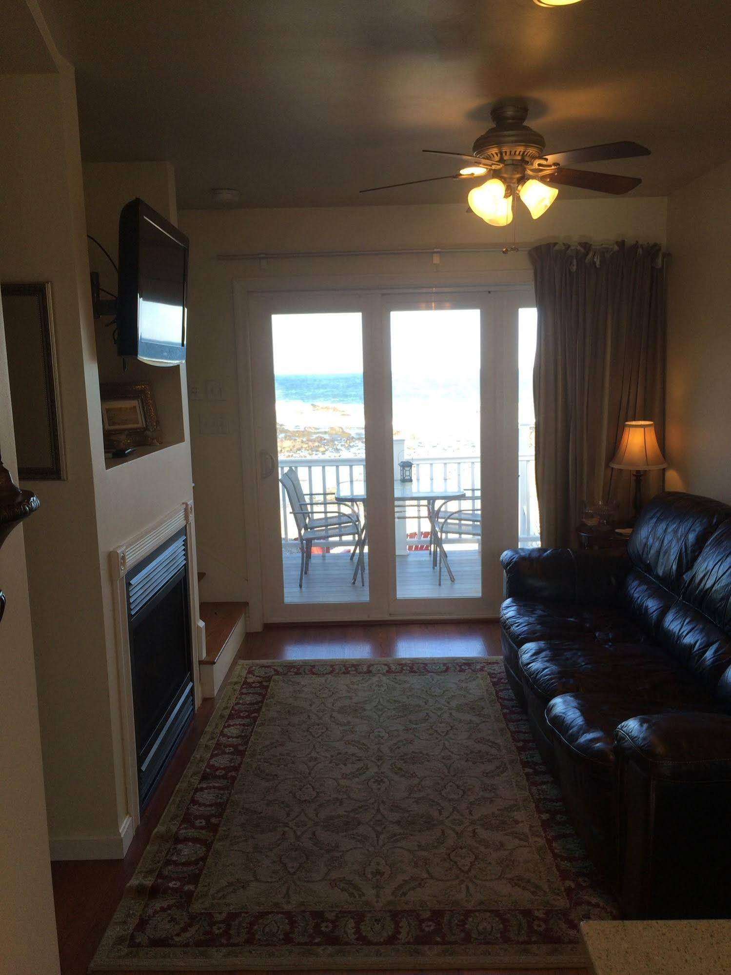 Perkins Cove Oceanfront Cottage