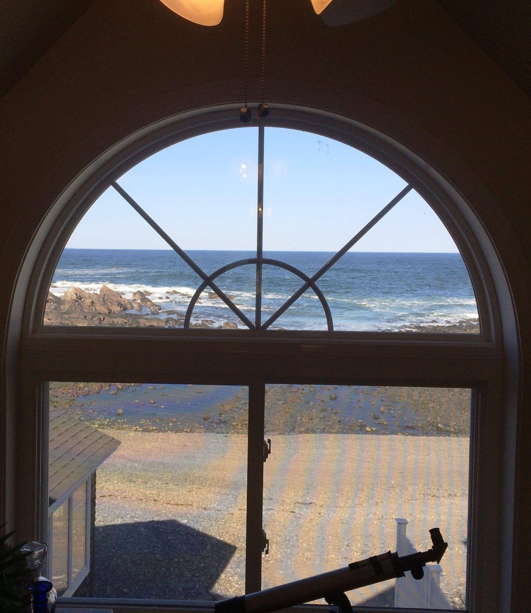 Perkins Cove Oceanfront Cottage