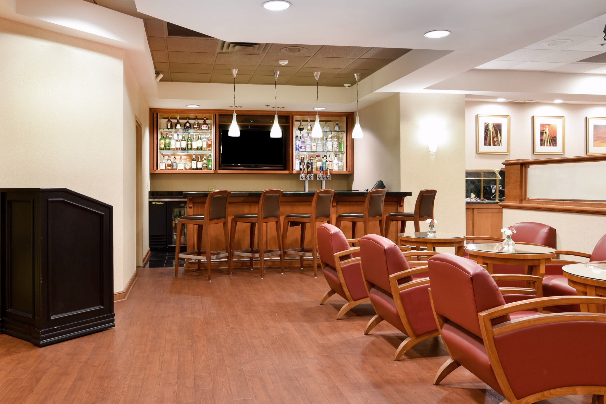 Clarion Hotel Airport