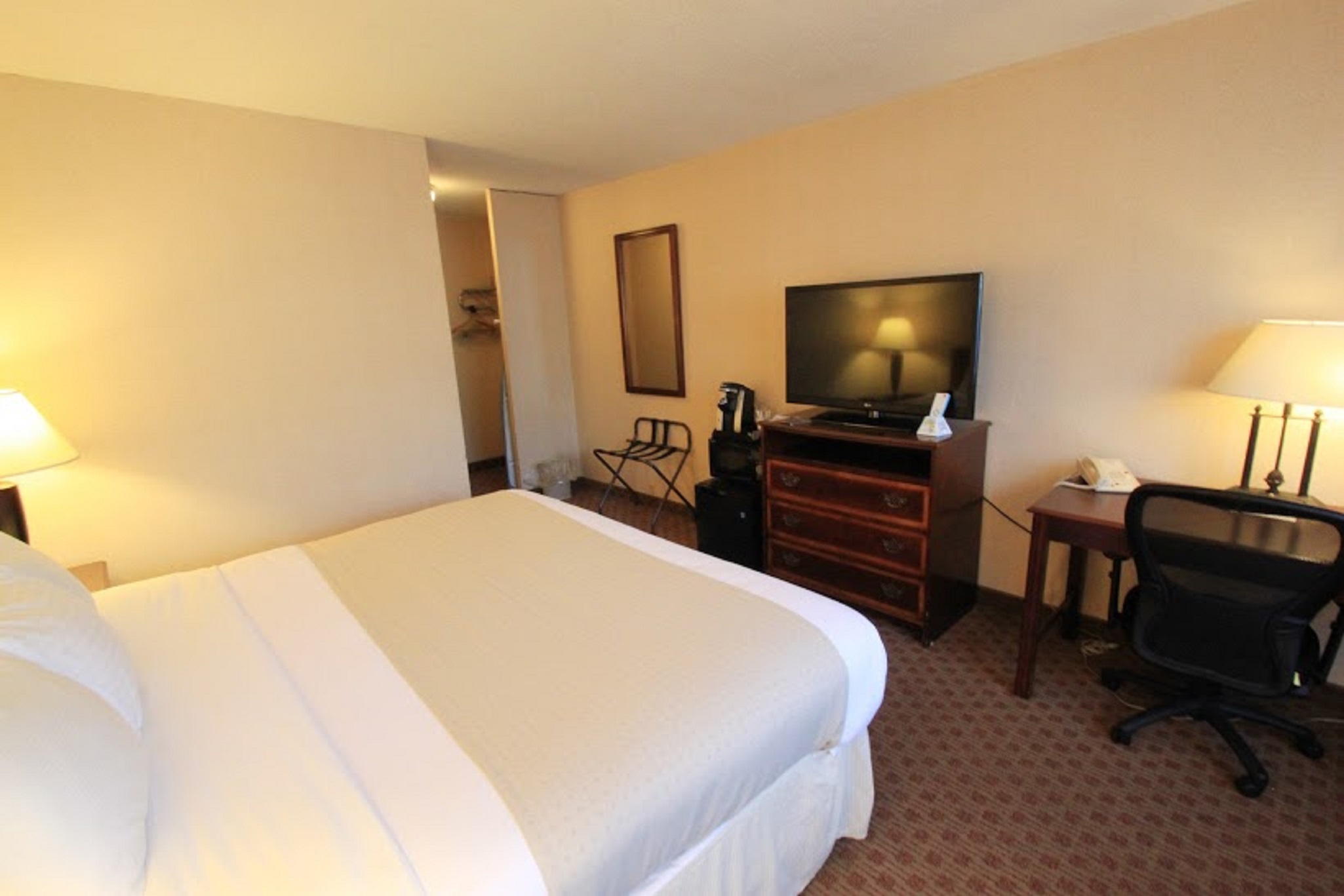 Fireside Inn & Suites