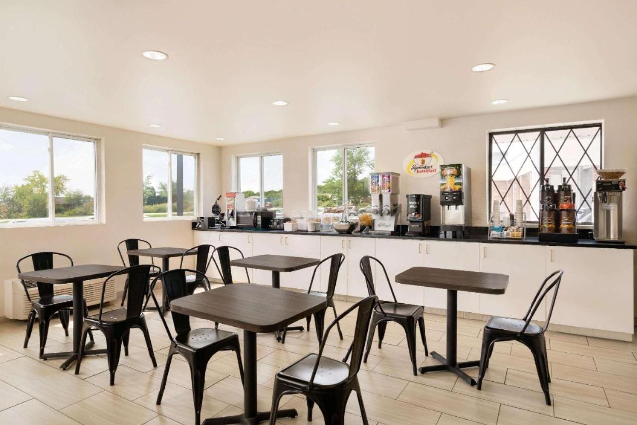 Super 8 by Wyndham Portland ME