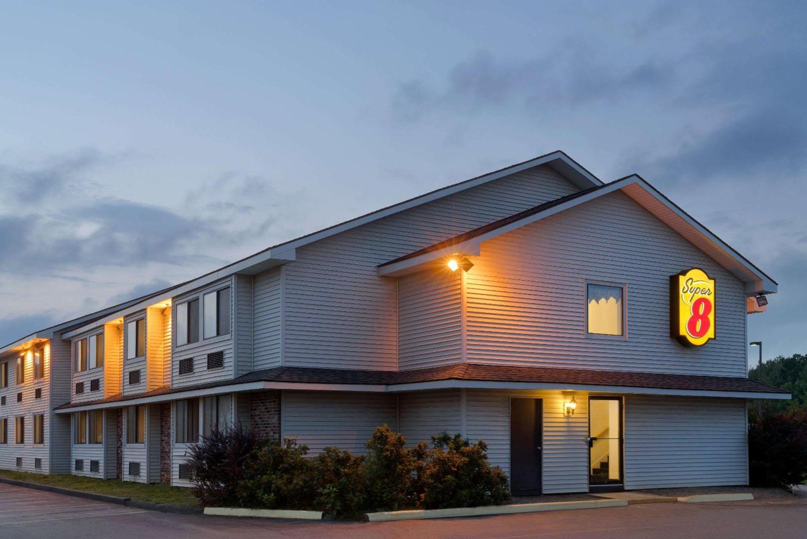 Super 8 by Wyndham Portland ME