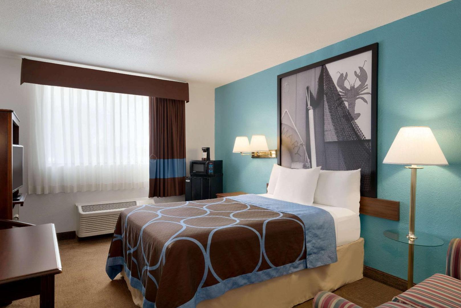 Super 8 by Wyndham Portland ME