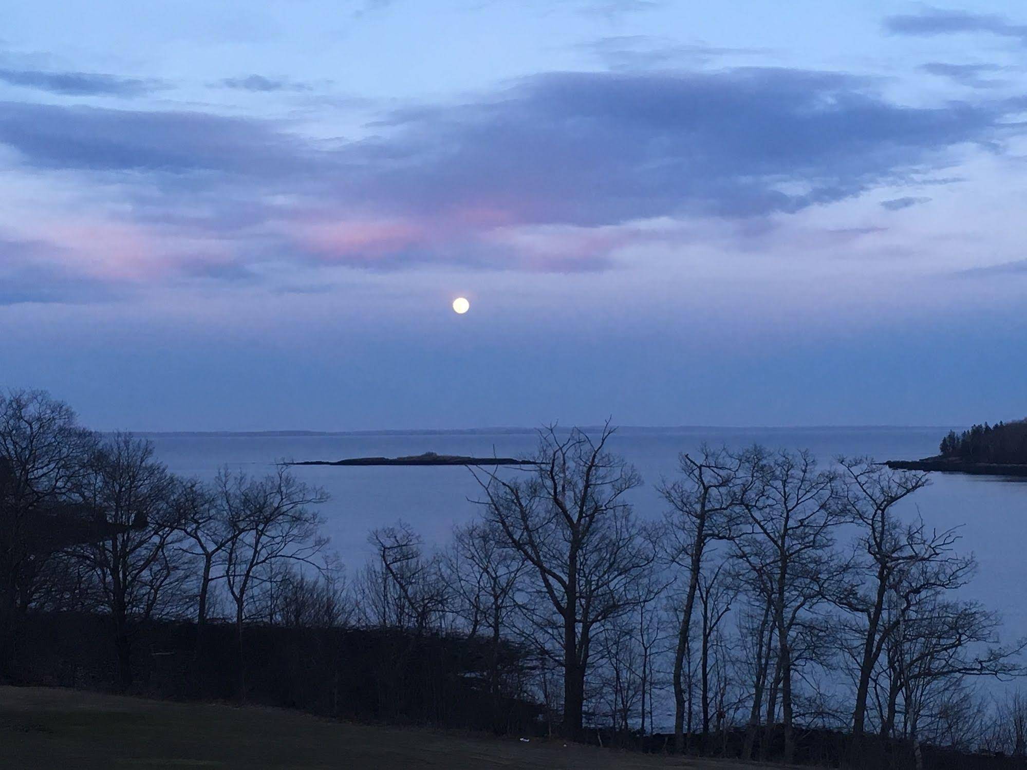 Ledges By The Bay
