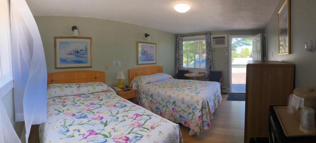 Admiral Motel