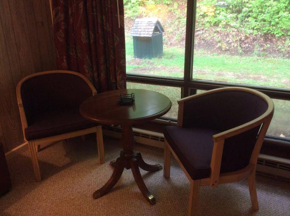 Evergreen Valley Inn