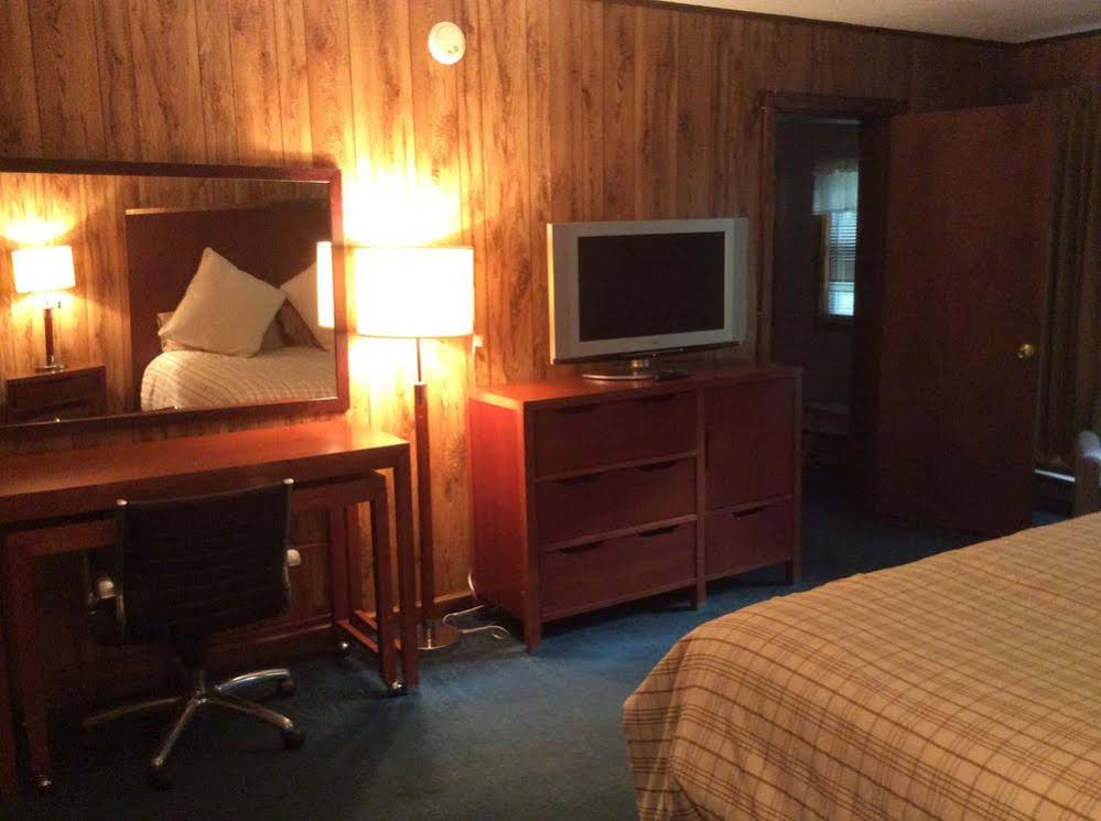 Evergreen Valley Inn