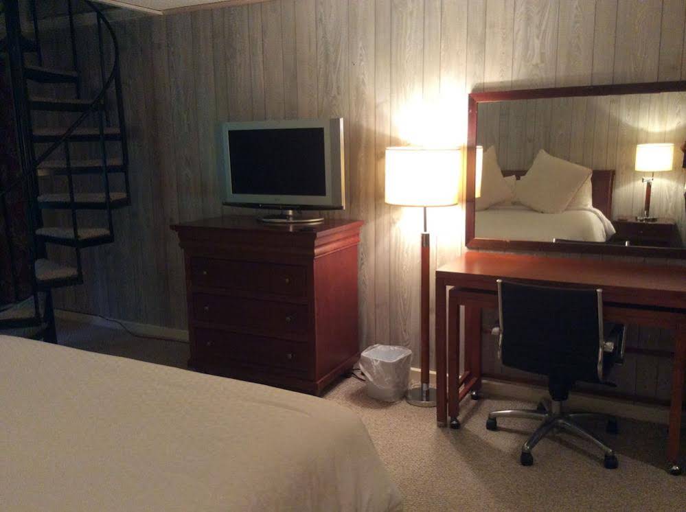 Evergreen Valley Inn