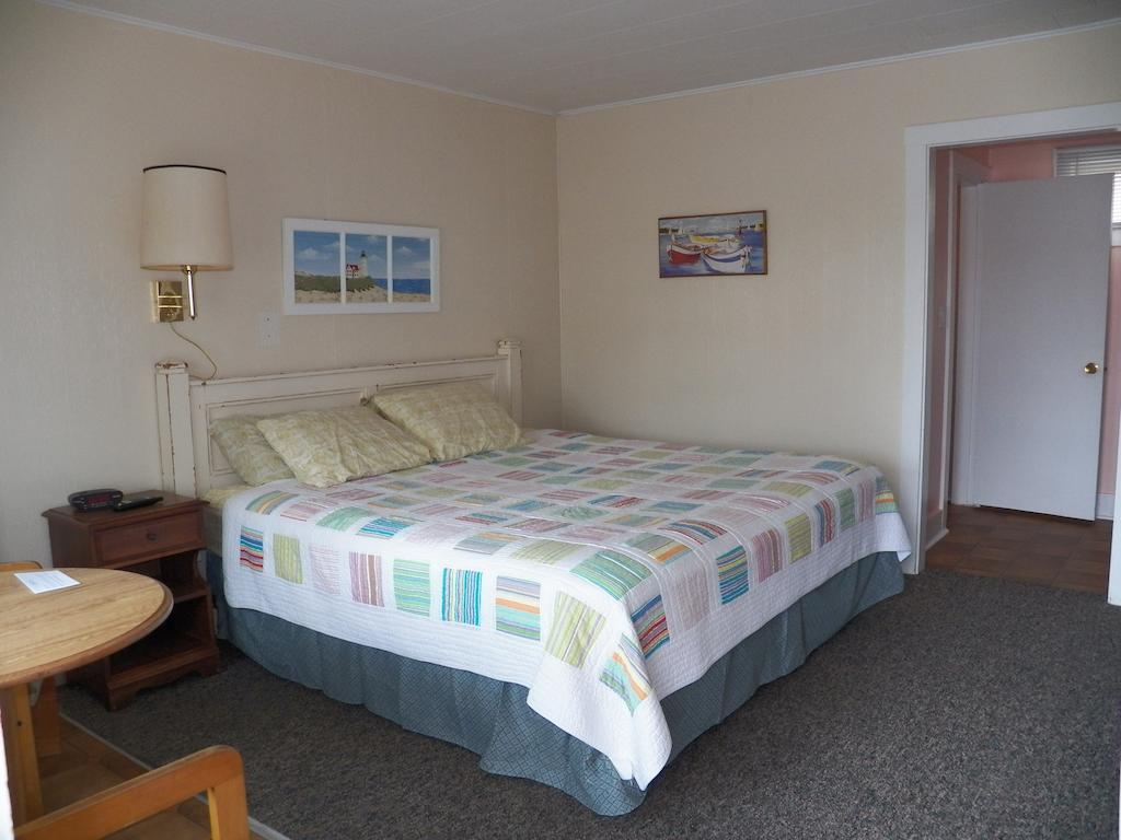 Coast Village Inn & Cottages
