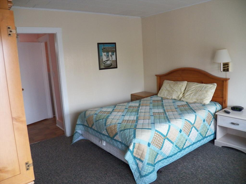Coast Village Inn & Cottages