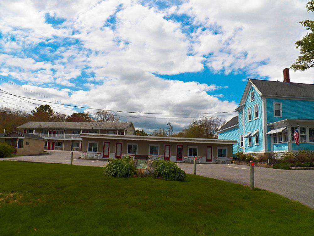 Coast Village Inn & Cottages