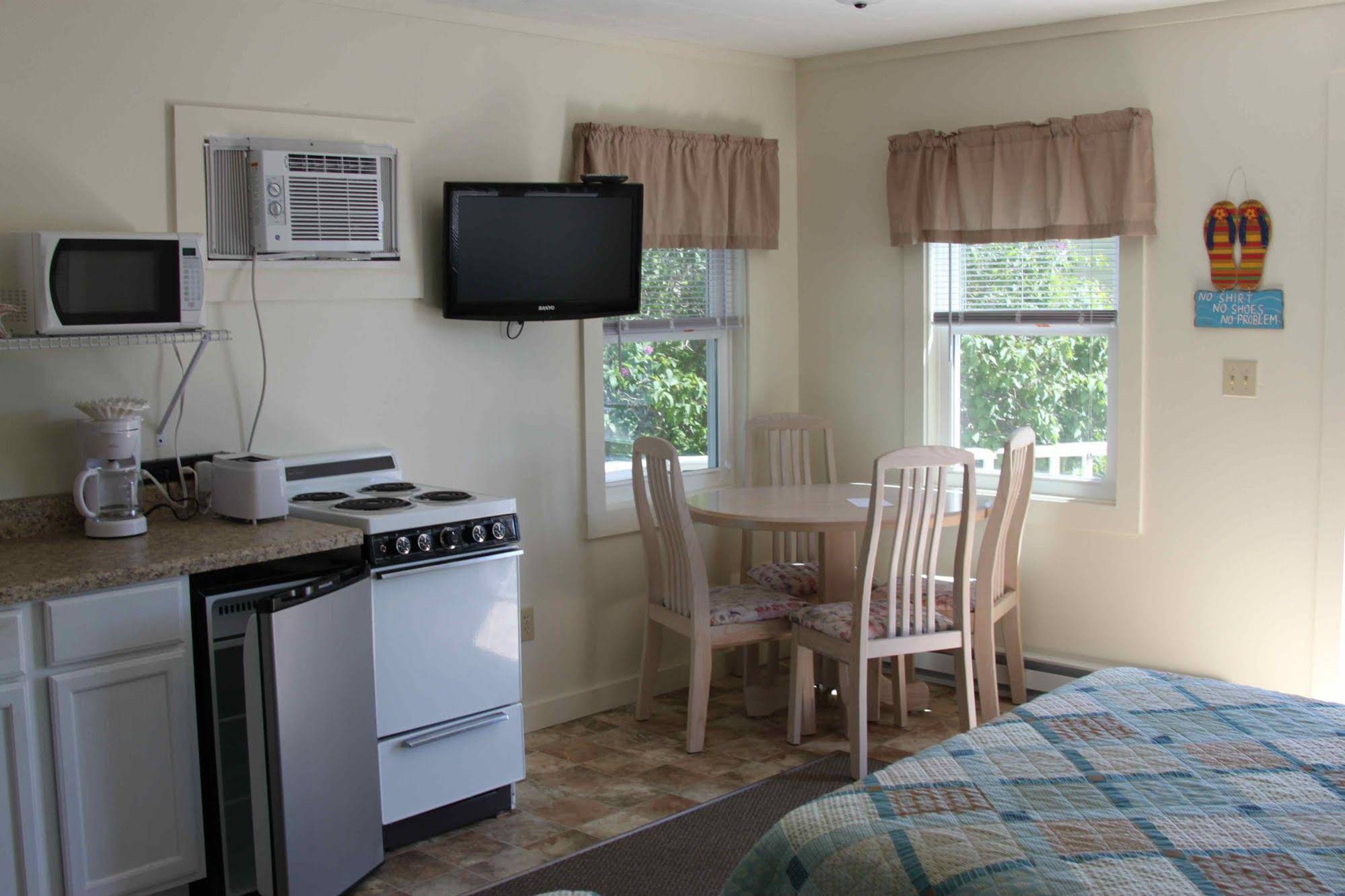 Drake's Island Resort