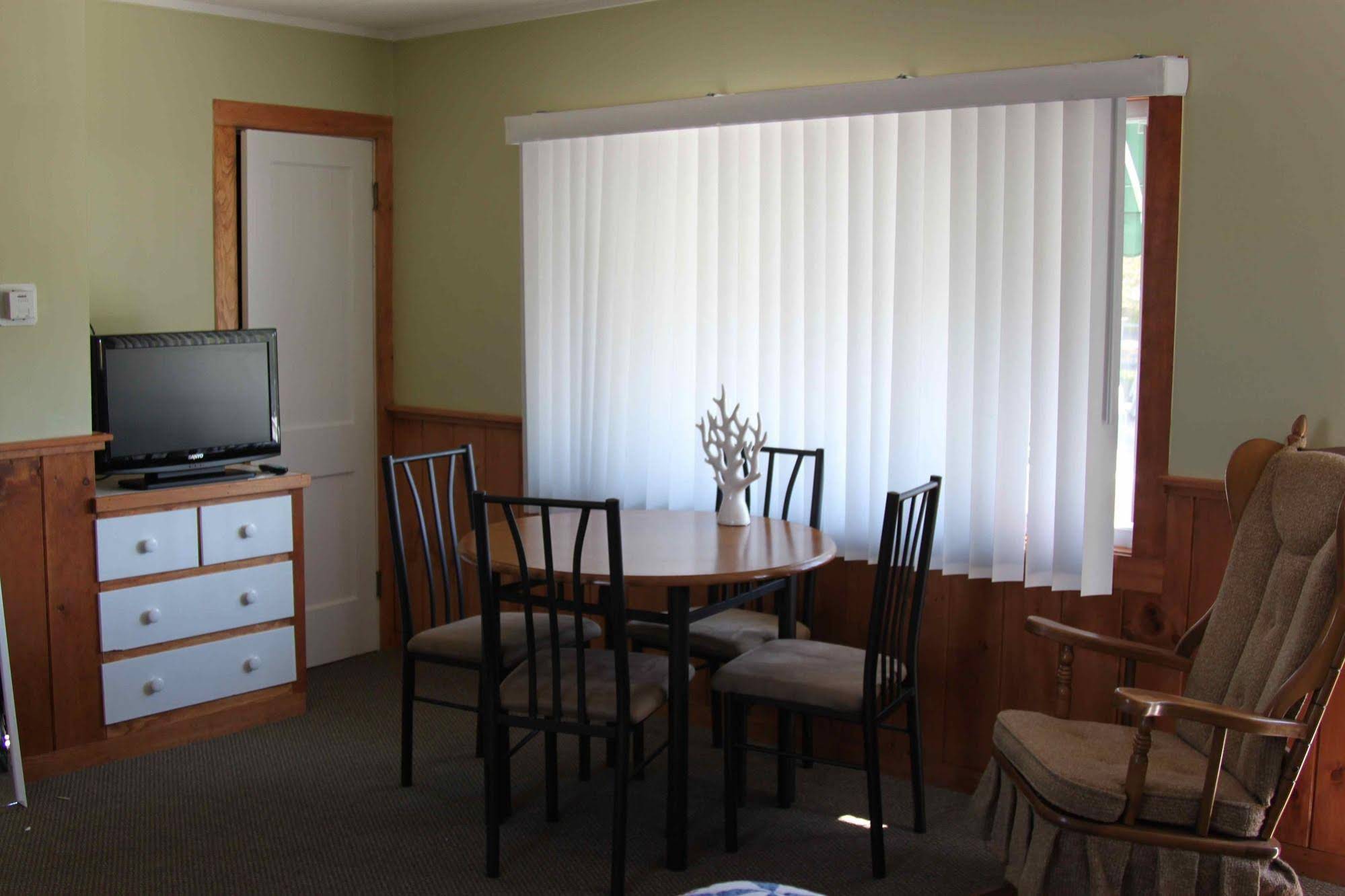 Drake's Island Resort