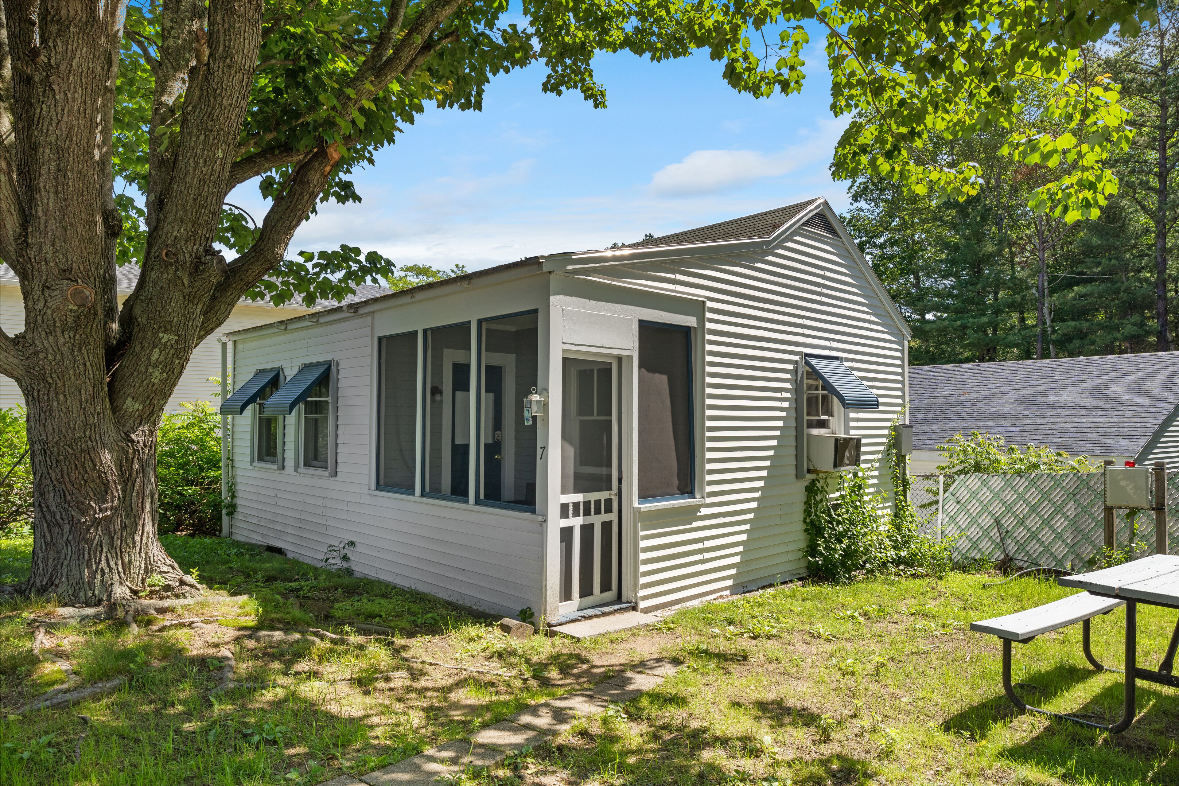 The Beaches Motel & Cottages