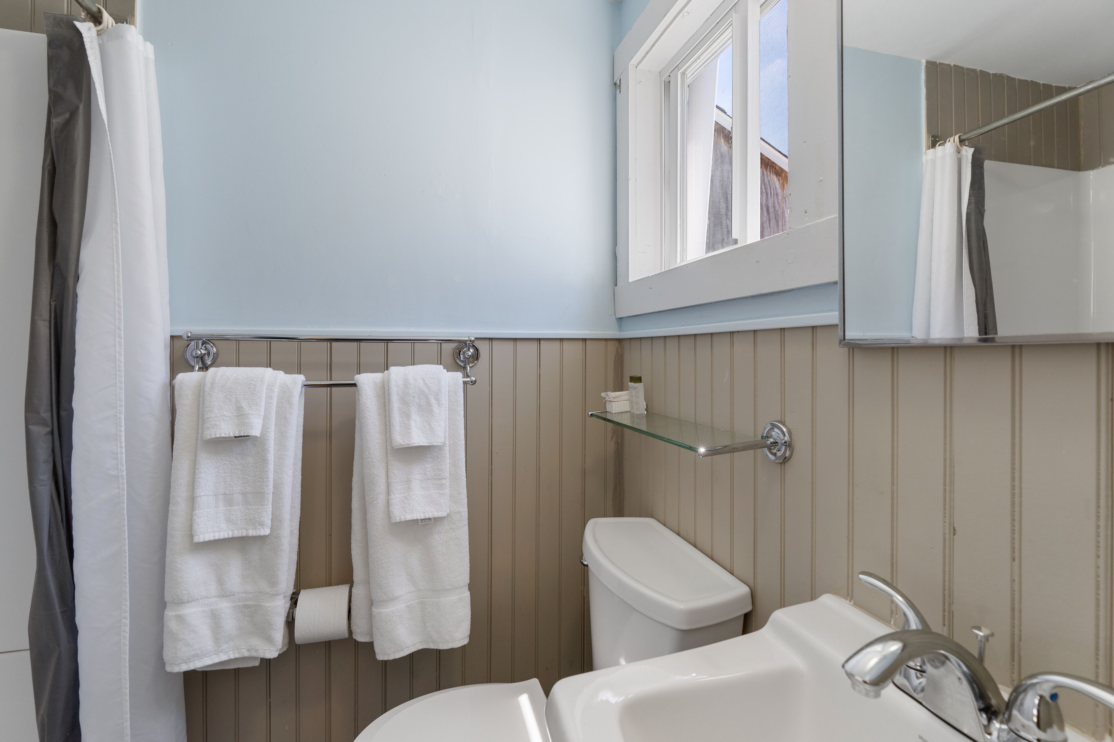 The Beaches Motel & Cottages