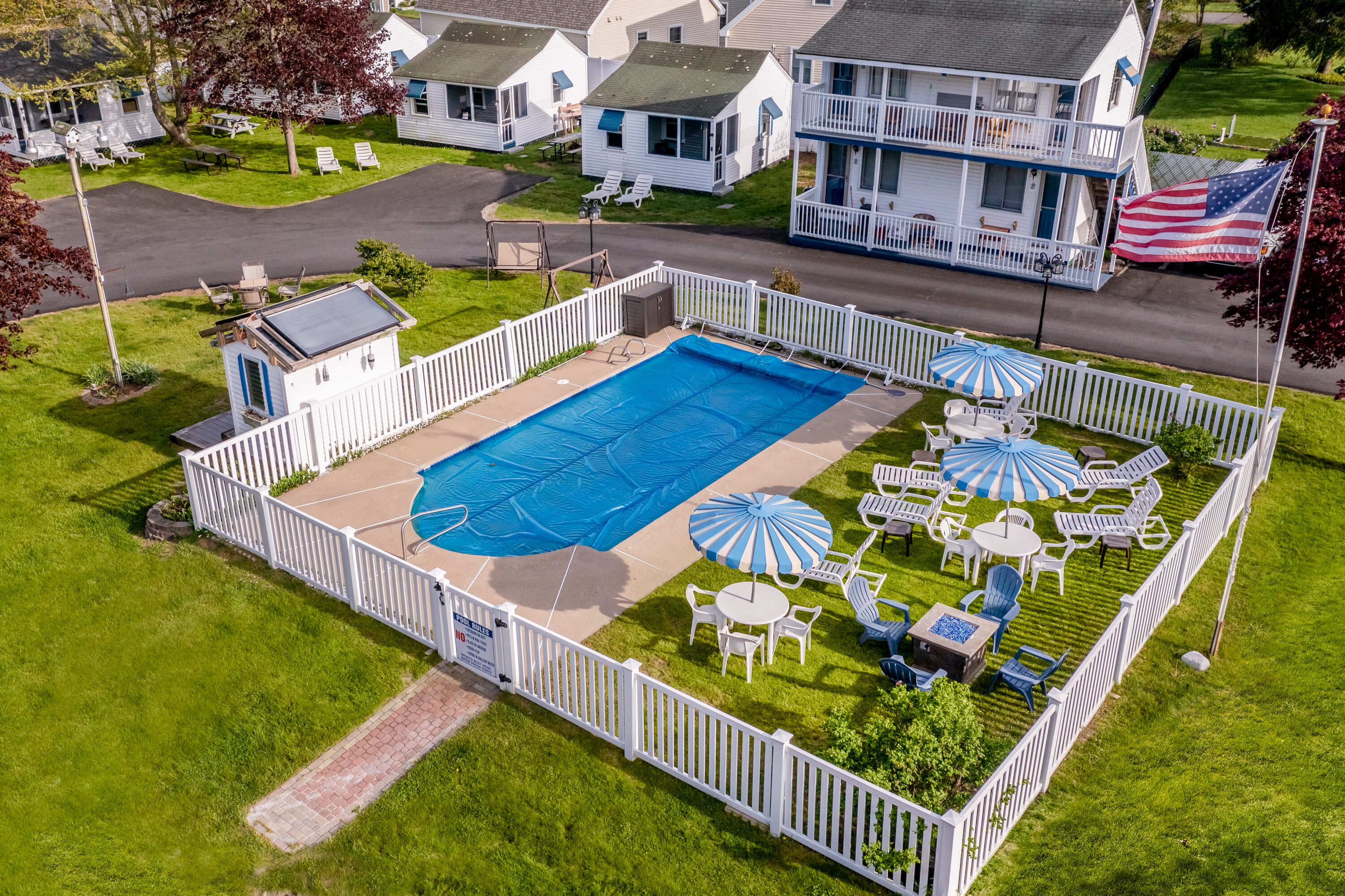 The Beaches Motel & Cottages