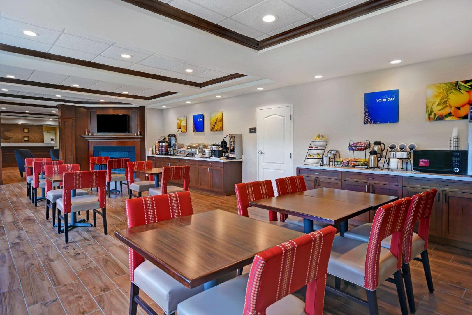 Comfort Inn & Suites