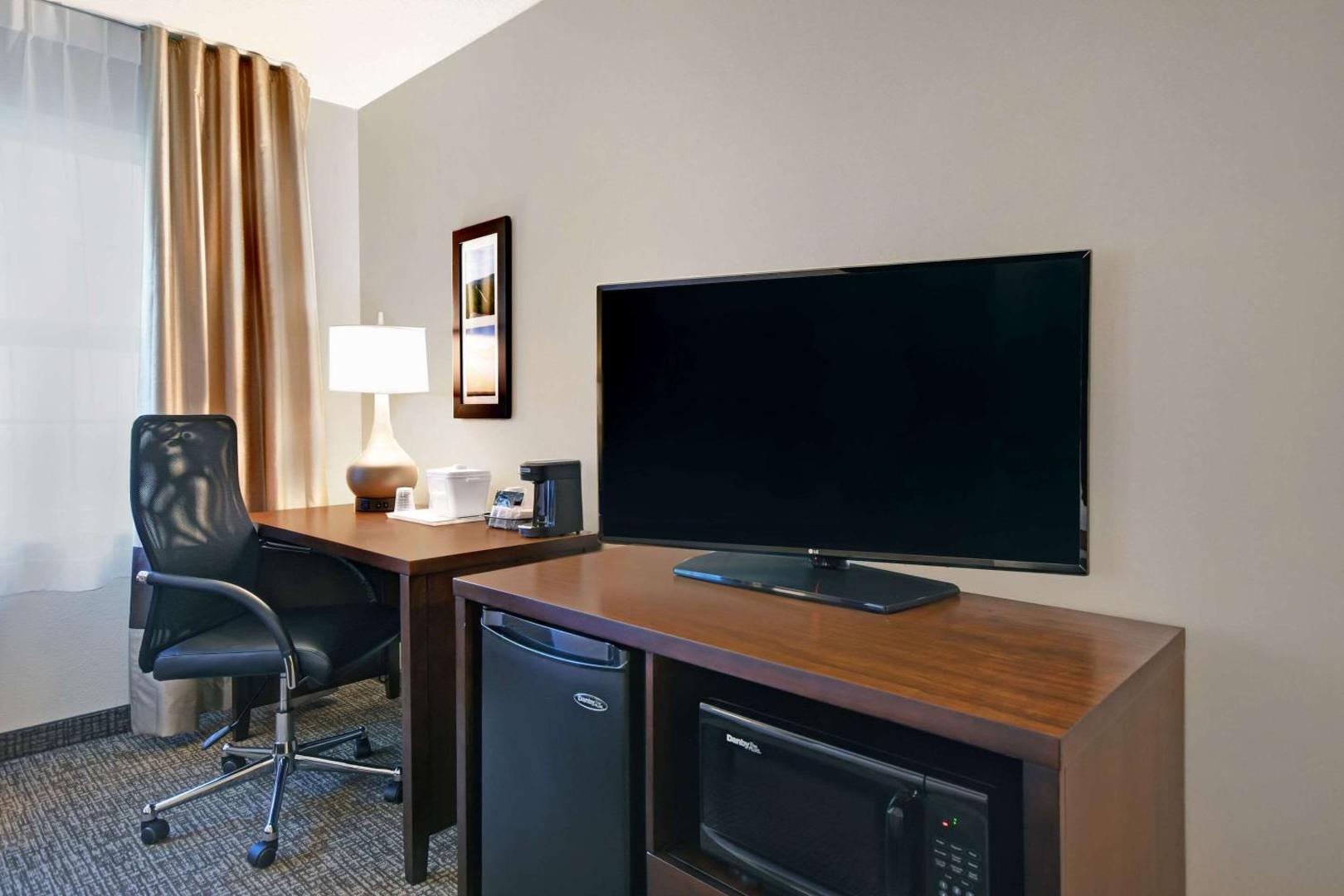 Comfort Inn & Suites