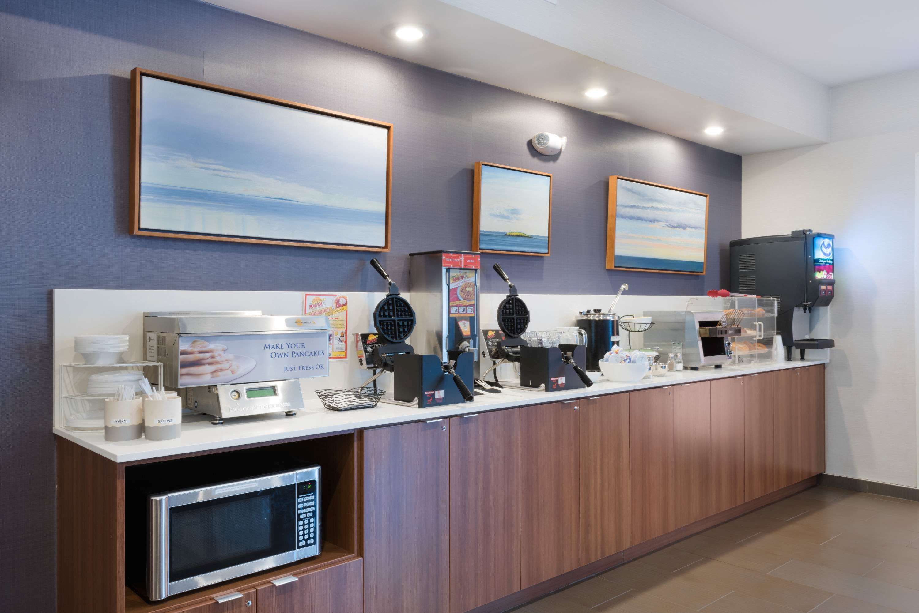 Microtel Inn & Suites by Wyndham Windham