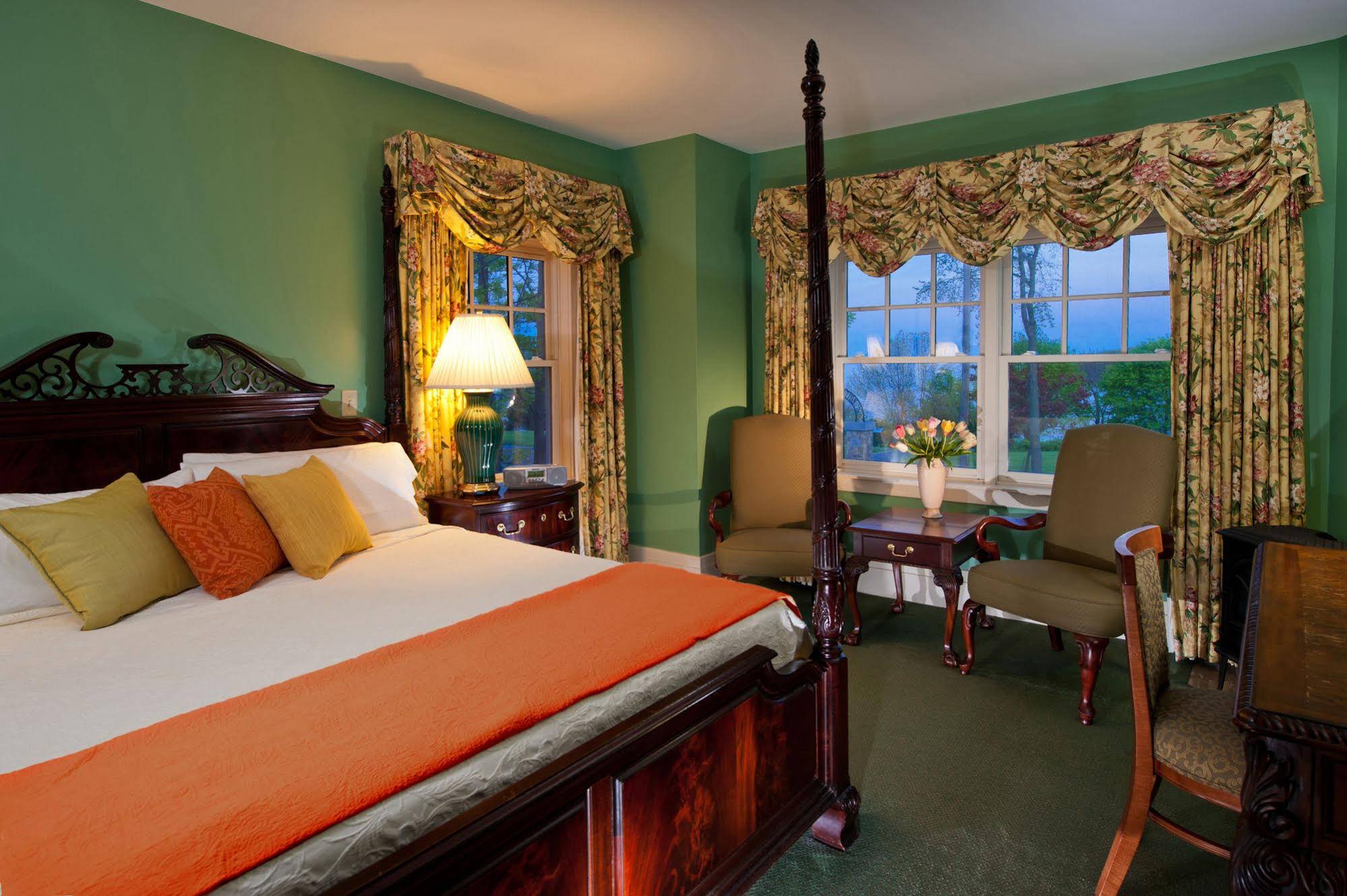York Harbor Inn